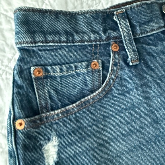 Levi’s Blue Mini Pencil Skirt with Distressed Denim - Picture 4 of 10